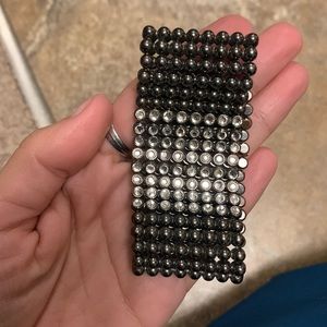 Stretchy fitted pewter bracelet